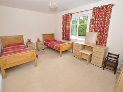 Front bedroom 3